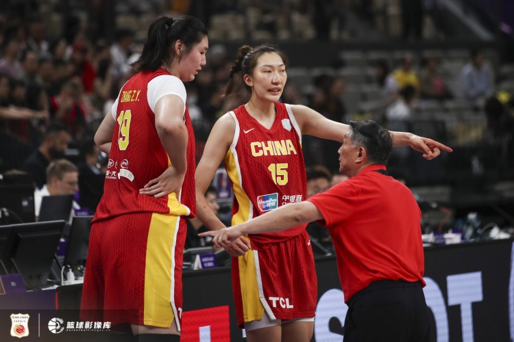 中国女篮集训队阵容年轻化 全员均为95后平均23岁