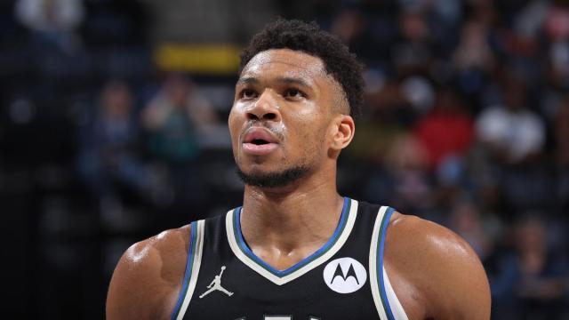 开云官网-【观察】坚信老里&amp;利拉德！动荡一季字母哥拒绝低头