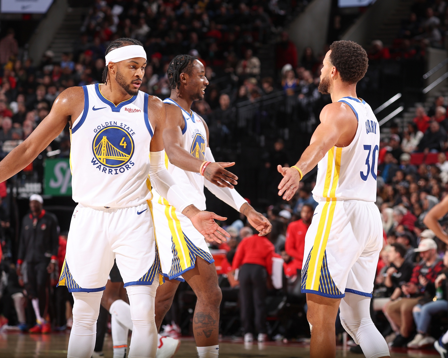 开云官网-库里谈穆迪：他的三分非常有帮助 他不在乎命中率&amp;投篮没有压力