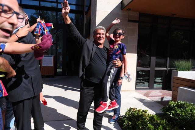 开云APP-杠杆不停！拉波尔塔是来匡扶巴萨还是诓巴萨的？